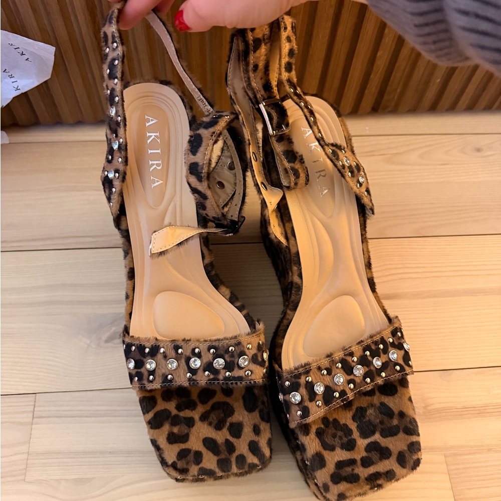 NWT Akira Leopard Print Women's Sandals - Picture 3 of 6